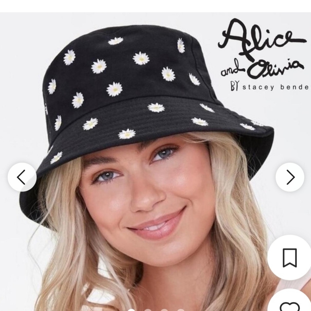 Alice + Olivia Black and White Daisy Bucket Hat